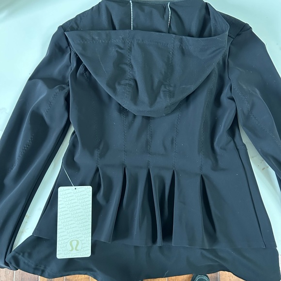 Lululemon bust a move jacket - Picture 2 of 3